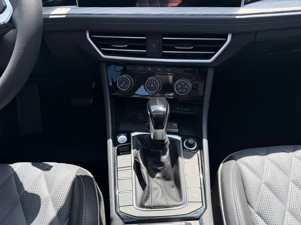 Volkswagen Sagitar — миниатюра 17