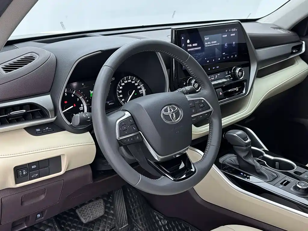 Toyota Highlander — миниатюра 10