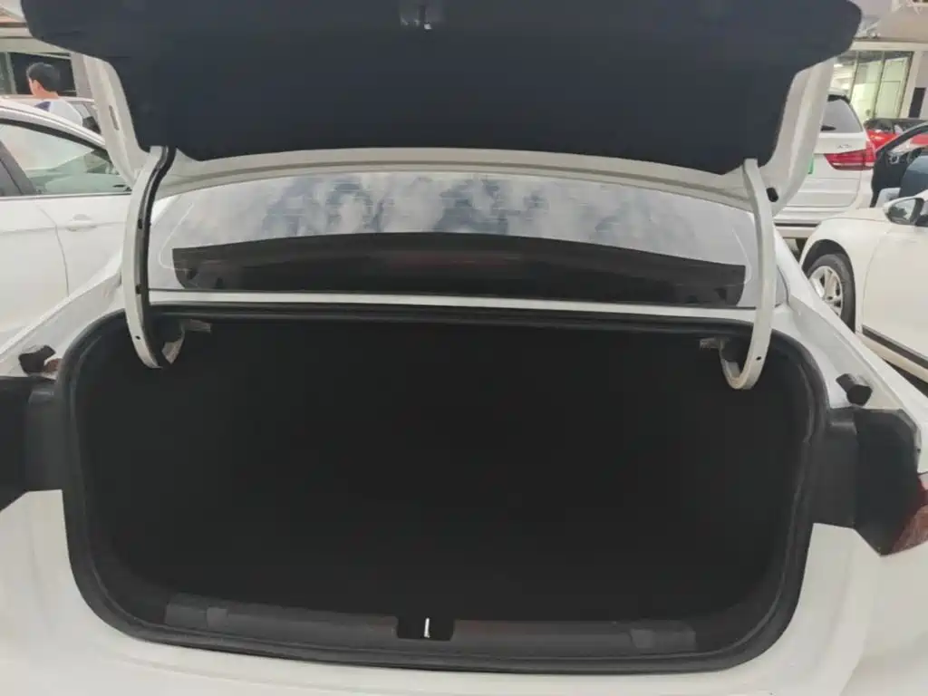 Geely Emgrand — миниатюра 19