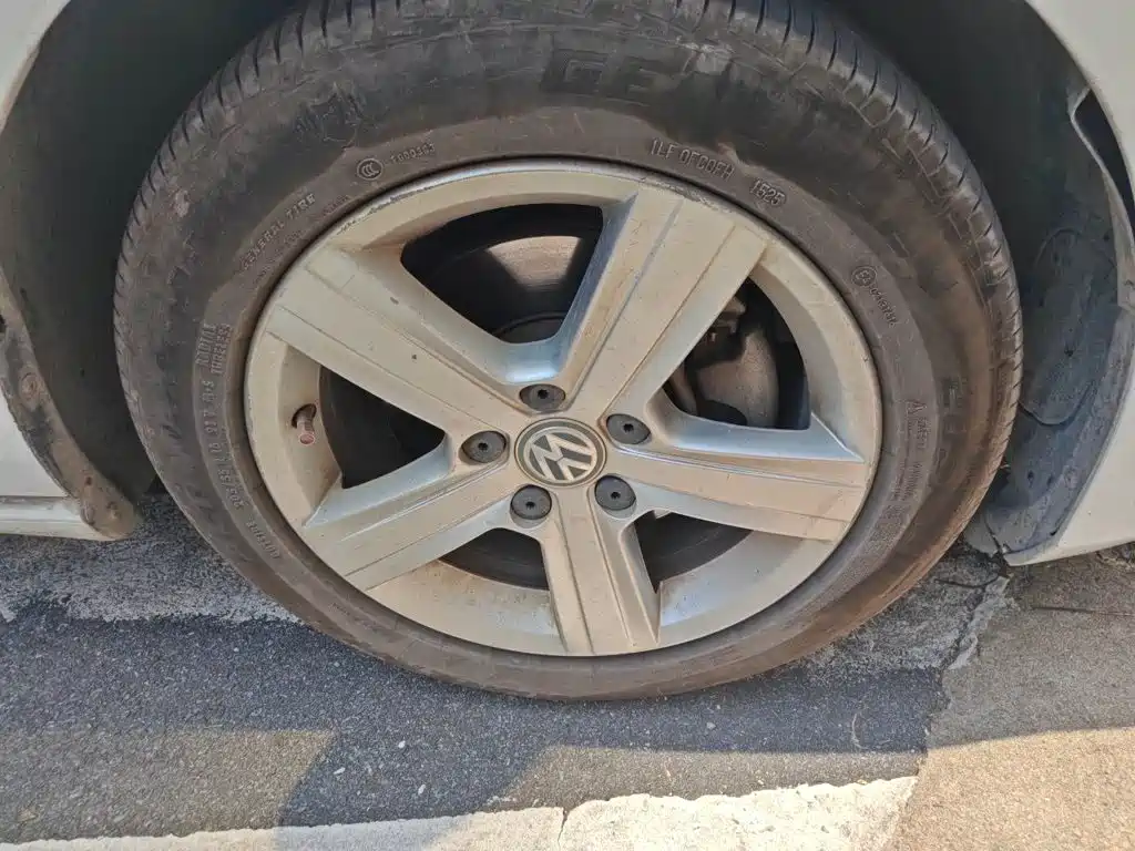 Volkswagen Golf — миниатюра 25