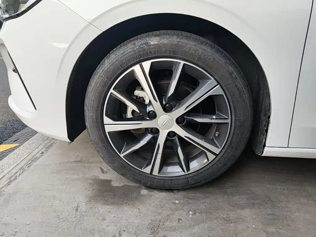 Geely Emgrand — миниатюра 23