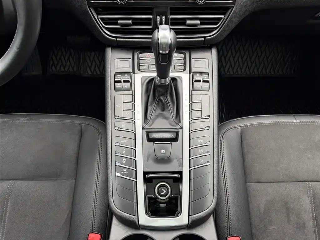 Porsche Macan — миниатюра 24