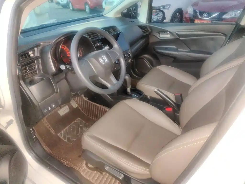 Honda Fit — миниатюра 12