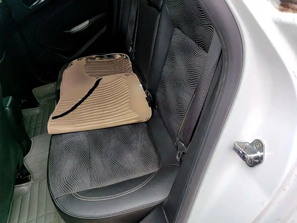 Buick Excelle — миниатюра 17