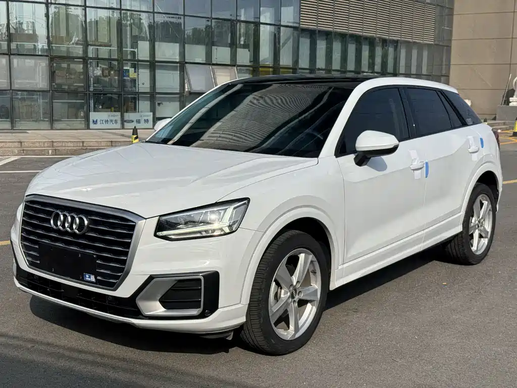 Audi Q2L 2021