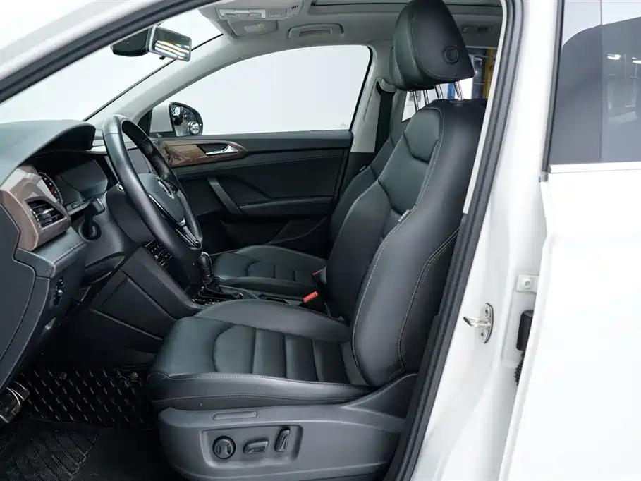 Volkswagen Tharu 2021 330TSI Luxury PLUS