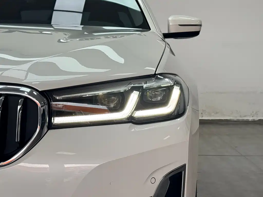 BMW 5 Series — миниатюра 19