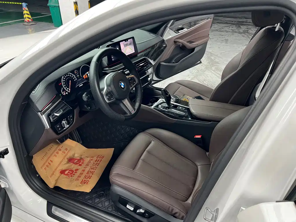 BMW 5 Series — миниатюра 4