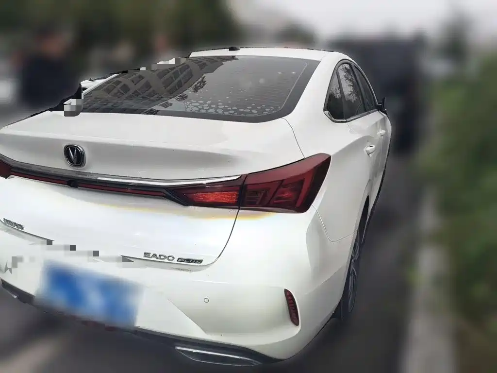 Changan Eado — миниатюра 4