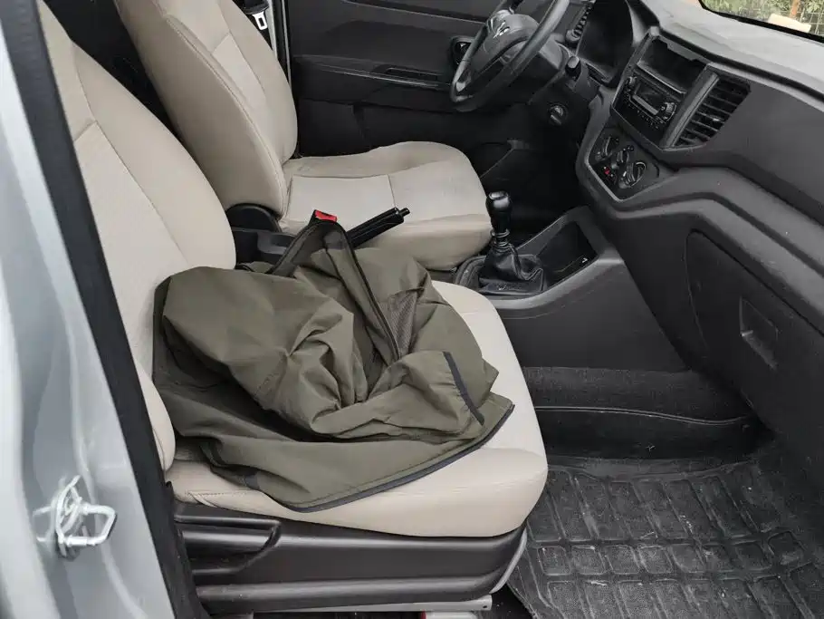 Wuling Hongguang V — миниатюра 8
