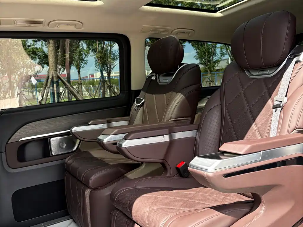 Mercedes-Benz V-Class — миниатюра 7