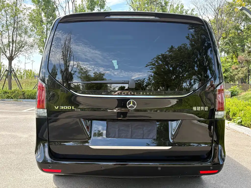 Mercedes-Benz V-Class — миниатюра 16