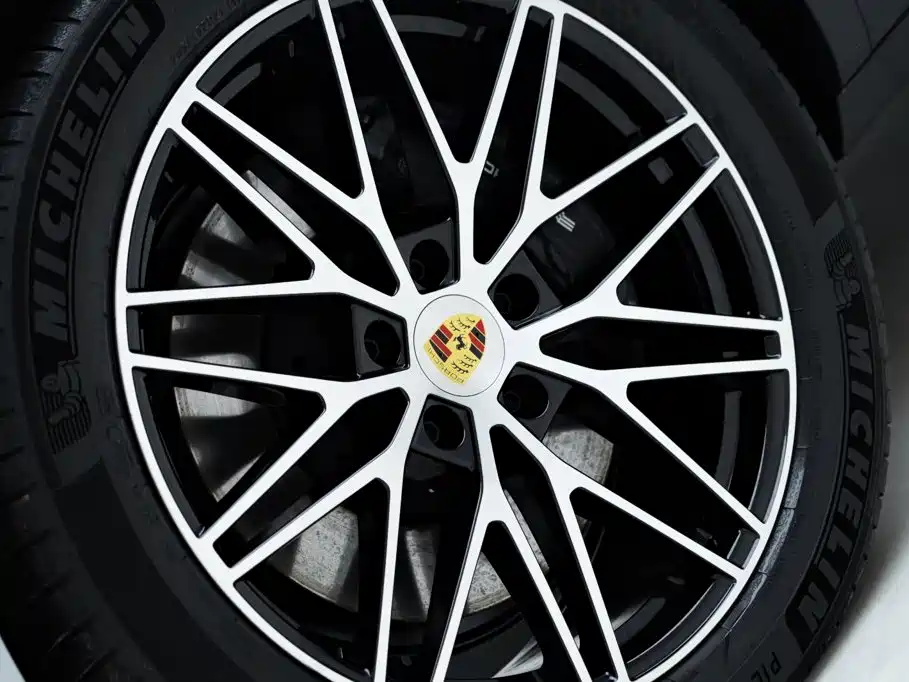 Porsche Cayenne — миниатюра 8