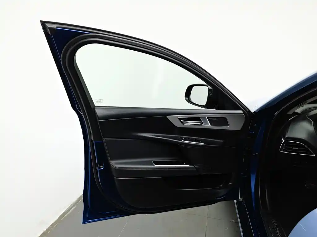 Jaguar XEL — миниатюра 8