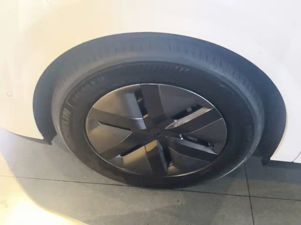 Li Auto Li MEGA — миниатюра 23