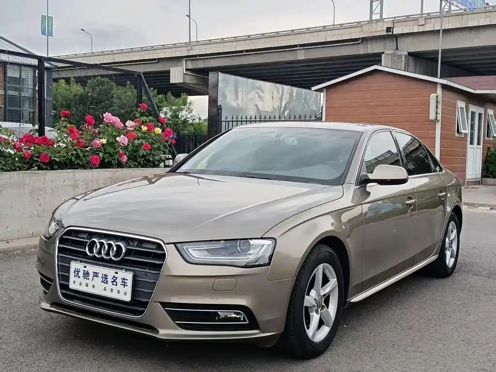 Audi A4L 2012