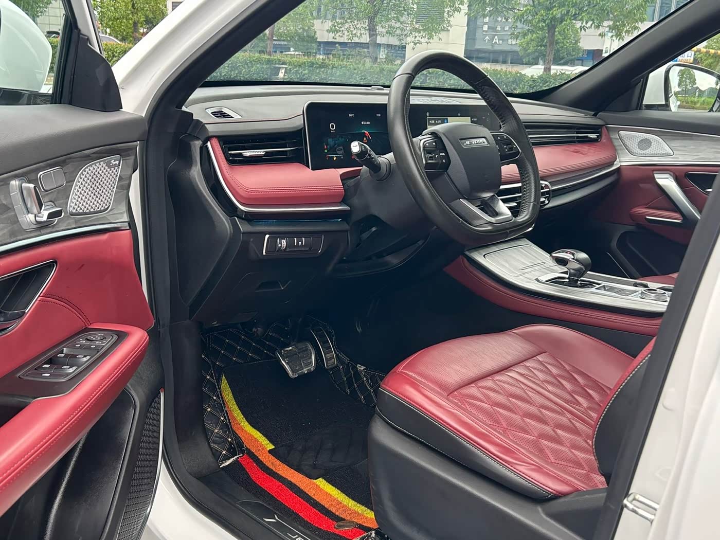 Jetour Jetour X70 PLUS 1.5 л 2024 г. Белый, пробег 40000 км