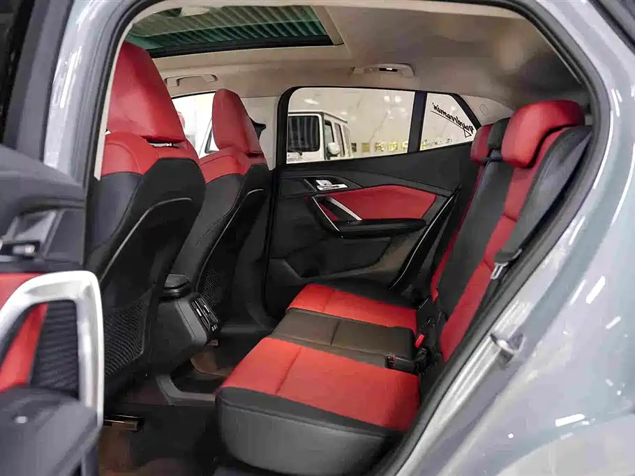 BMW X2 (Import) — миниатюра 5