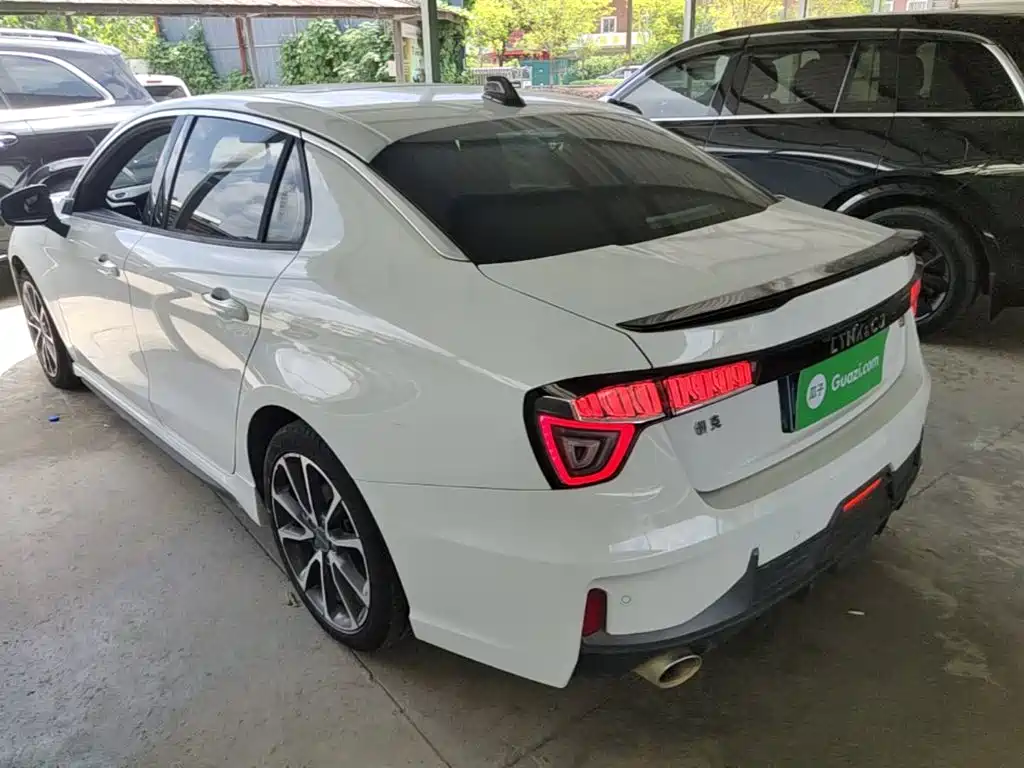 Lynk & Co 03 — миниатюра 5
