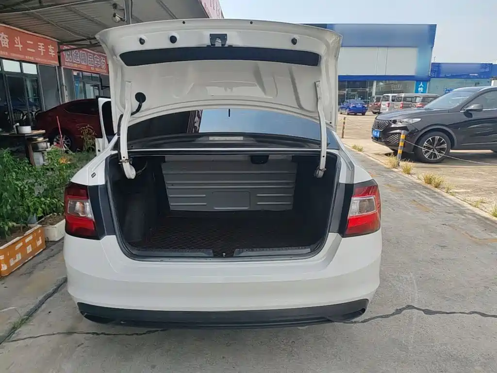 Skoda Rapid — миниатюра 19
