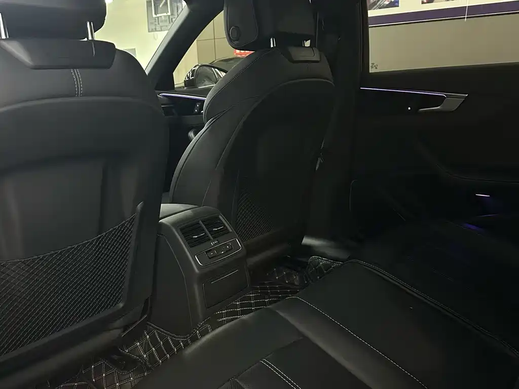 Audi A4L — миниатюра 4