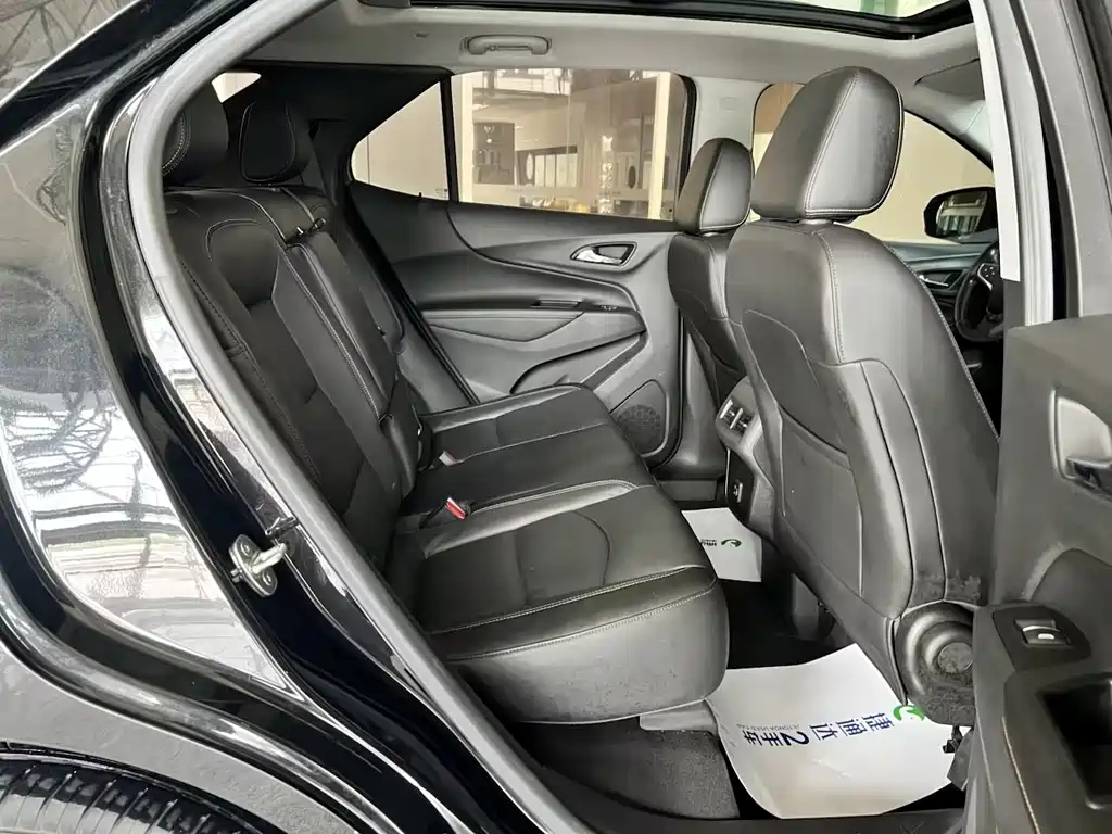 Chevrolet Equinox — миниатюра 13