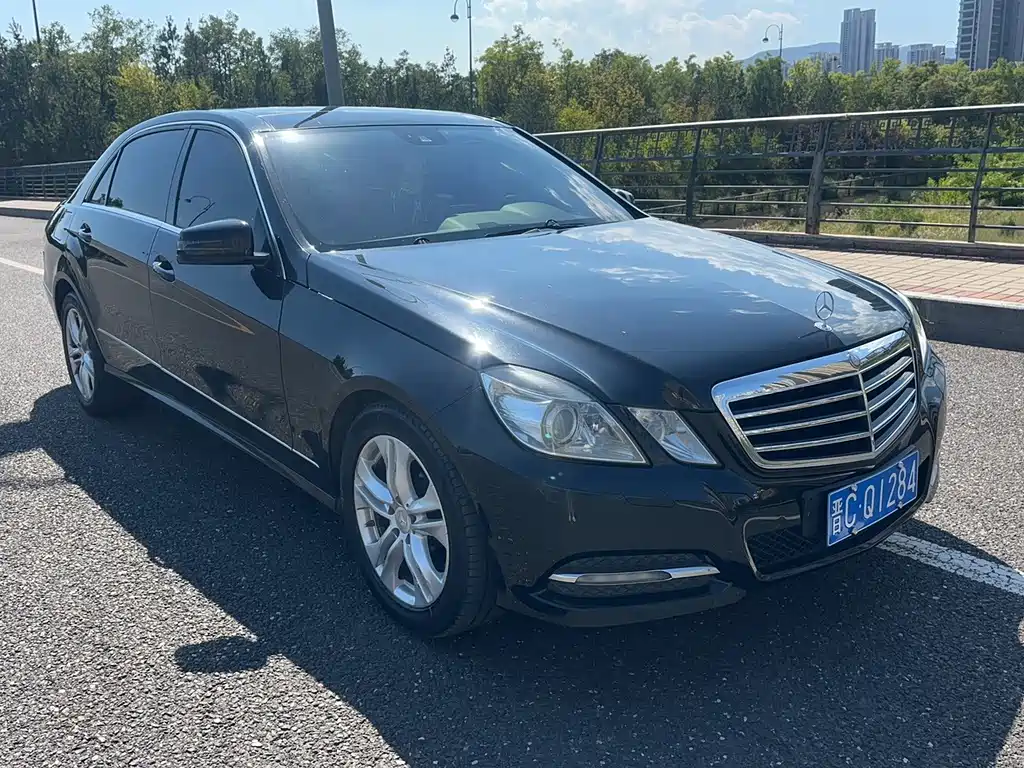 Mercedes-Benz E-Class — миниатюра 5