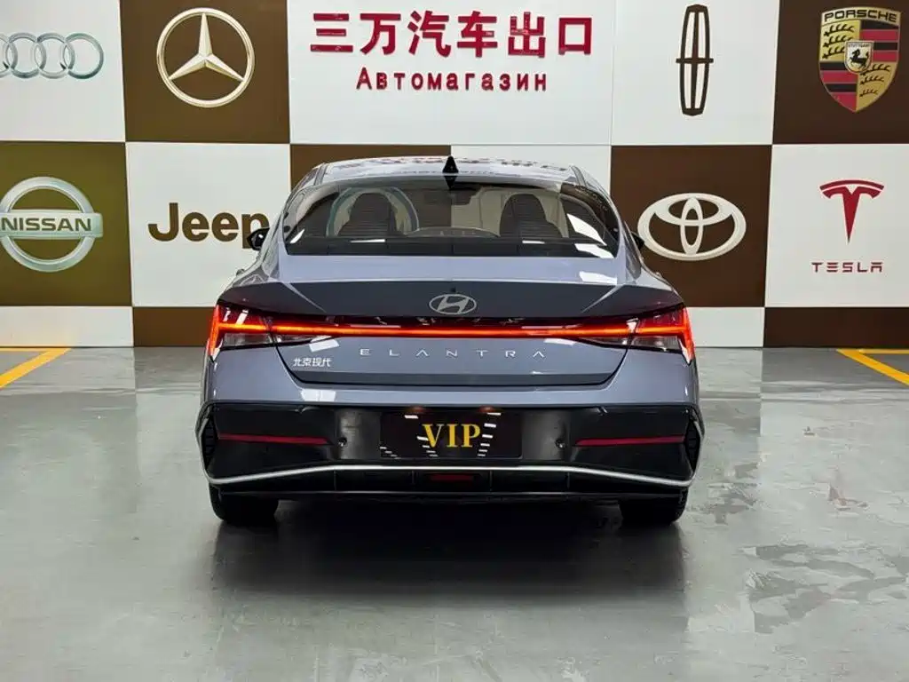 Hyundai Elantra — миниатюра 5