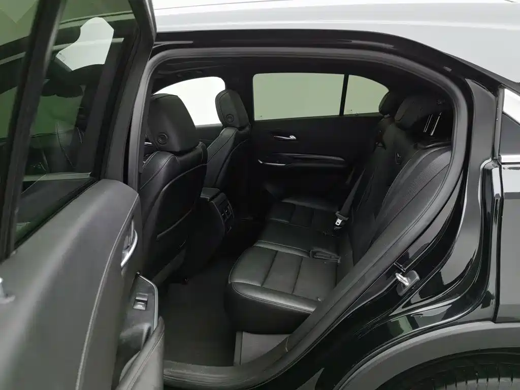 Cadillac XT4 — миниатюра 15