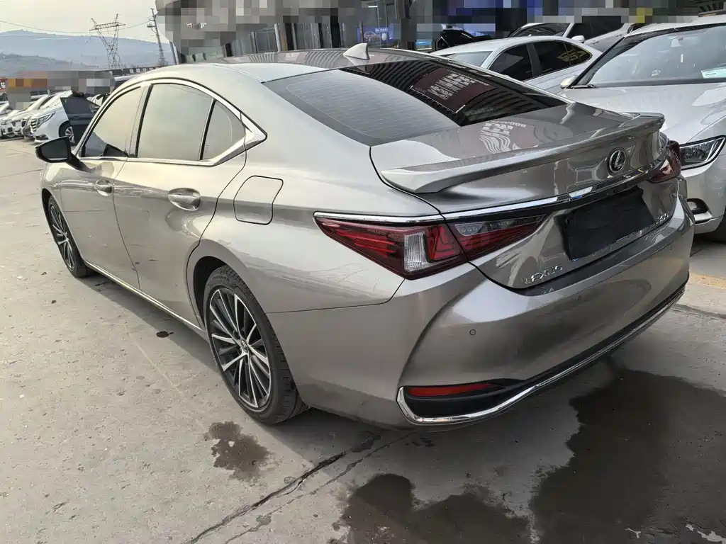 LEXUS ES