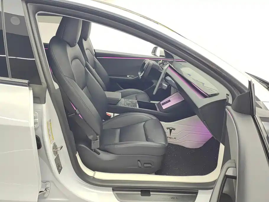 Tesla Model 3 — миниатюра 8