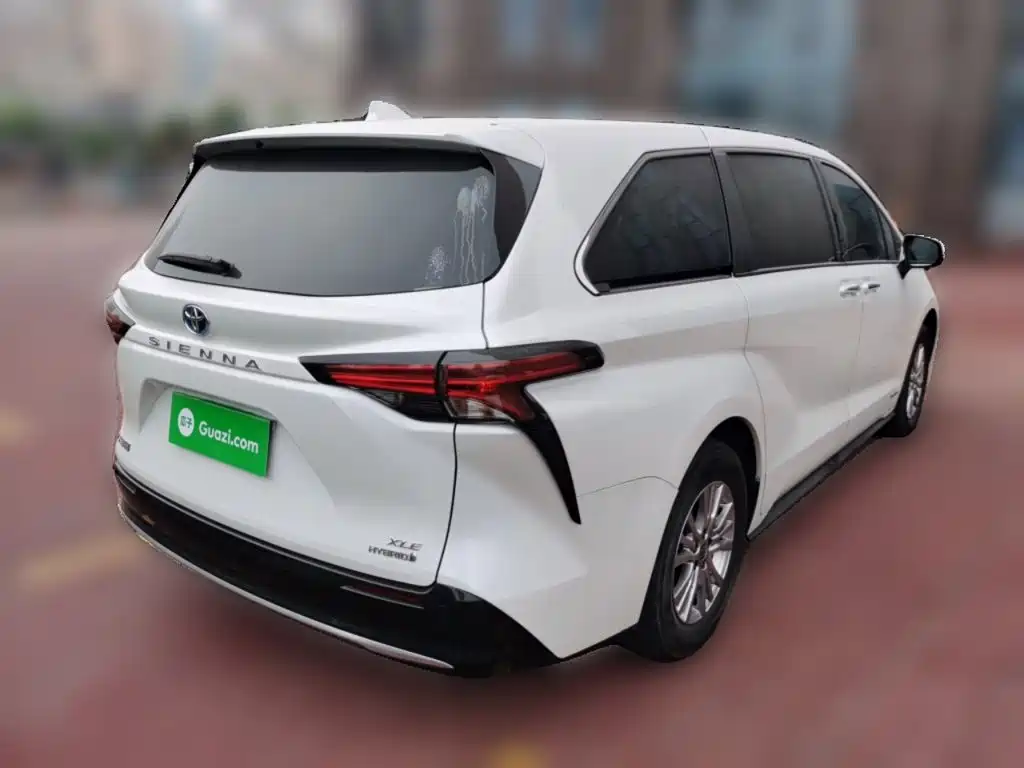 Toyota Sienna — миниатюра 4