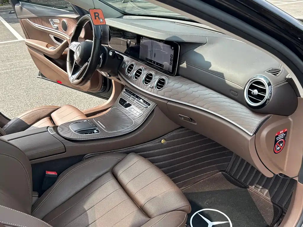 Mercedes-Benz E-Class — миниатюра 12