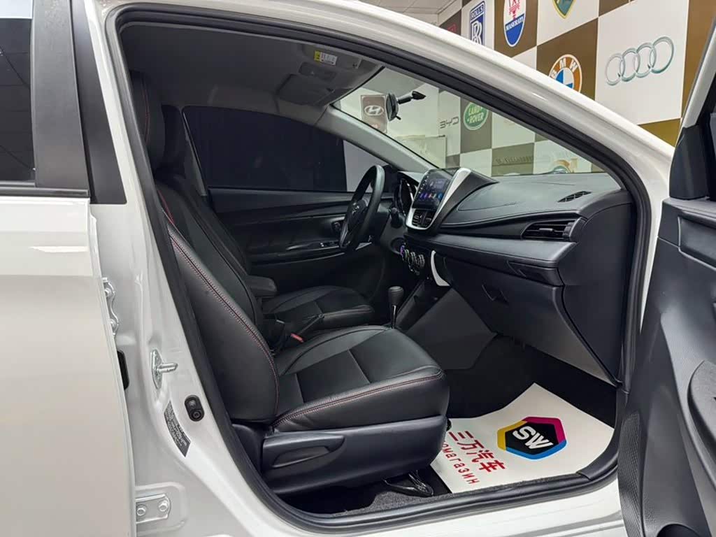 Toyota YARiS L Zhi Xuan 1.5 л 2023 г. Белый, пробег 37000 км
