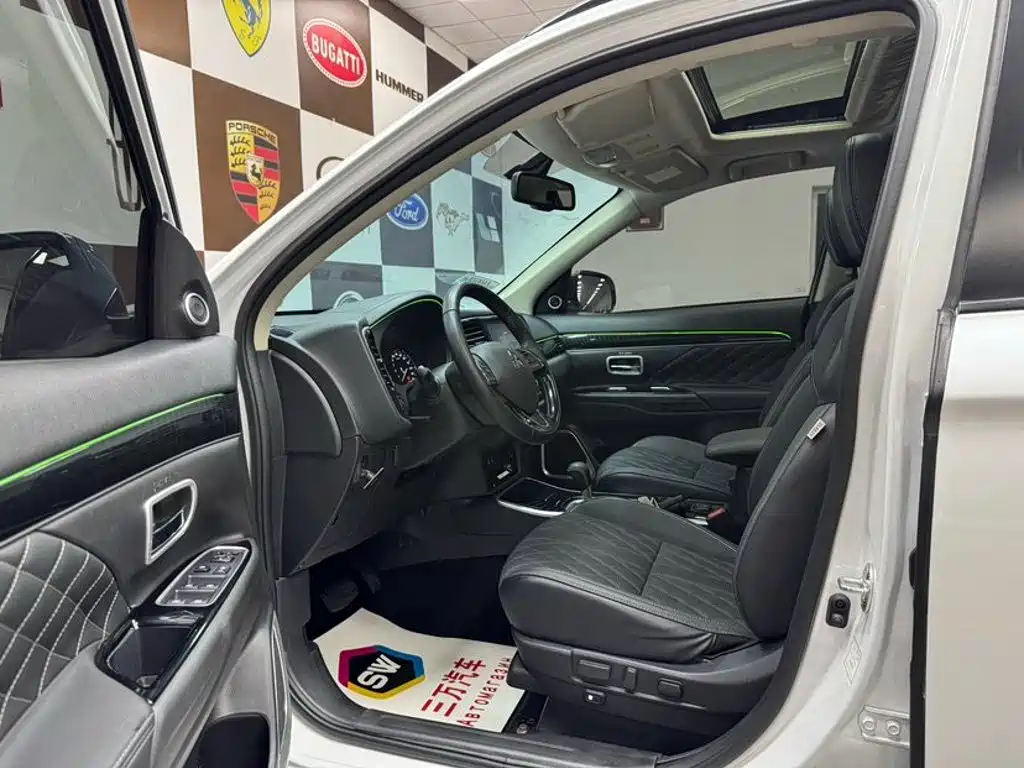 Mitsubishi Outlander — миниатюра 7