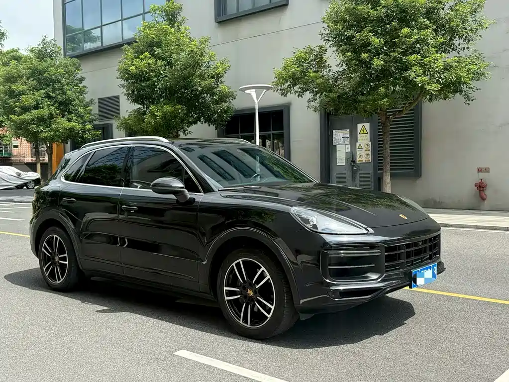 Porsche Cayenne — миниатюра 3