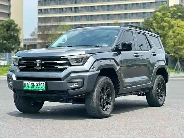 2025 TANK 400