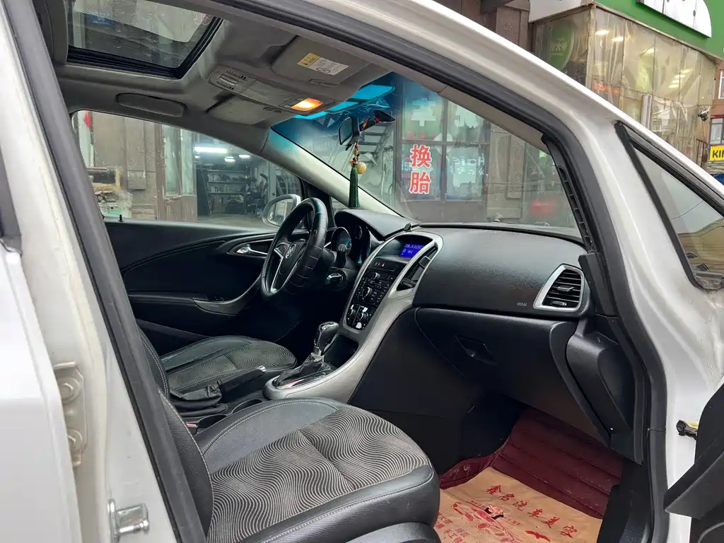 Buick Excelle — миниатюра 8