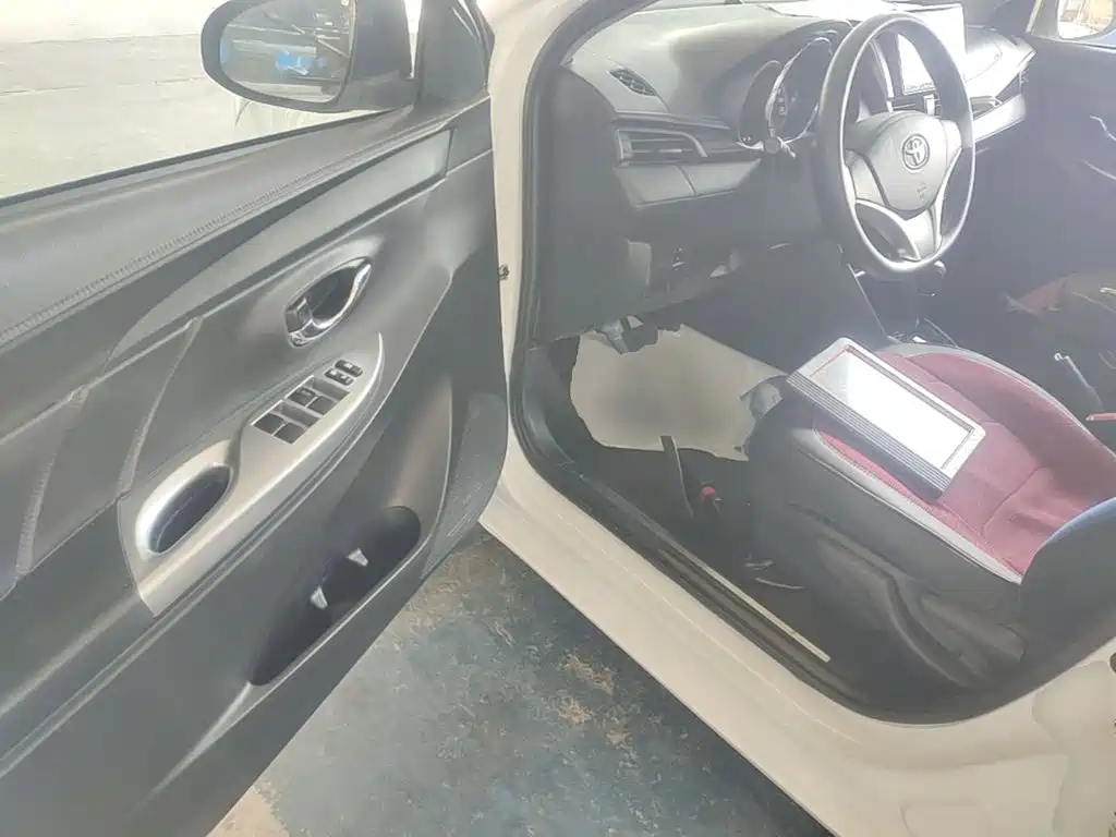 Toyota Yaris L — миниатюра 16