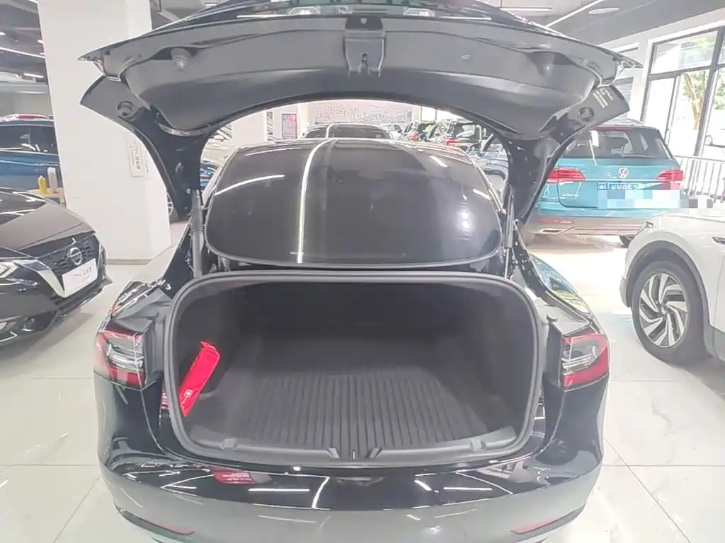 Tesla Model 3 — миниатюра 19