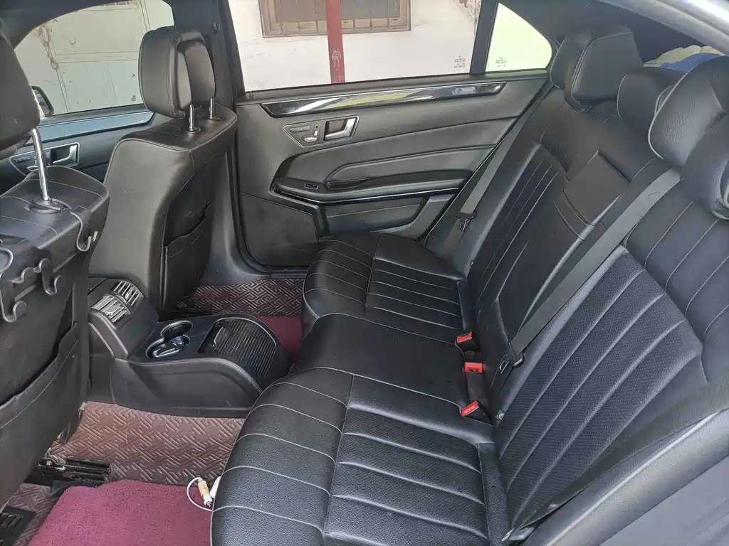 Mercedes-Benz E-Class — миниатюра 12
