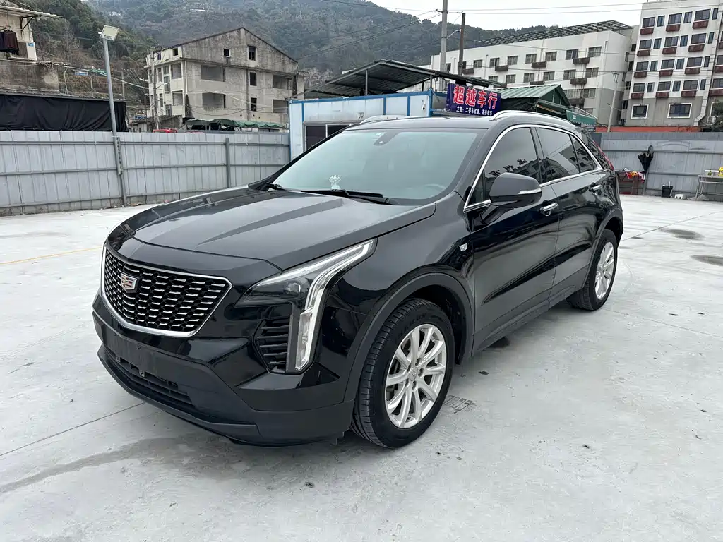 CADILLAC XT4