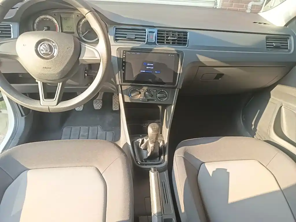 Skoda Rapid — миниатюра 14