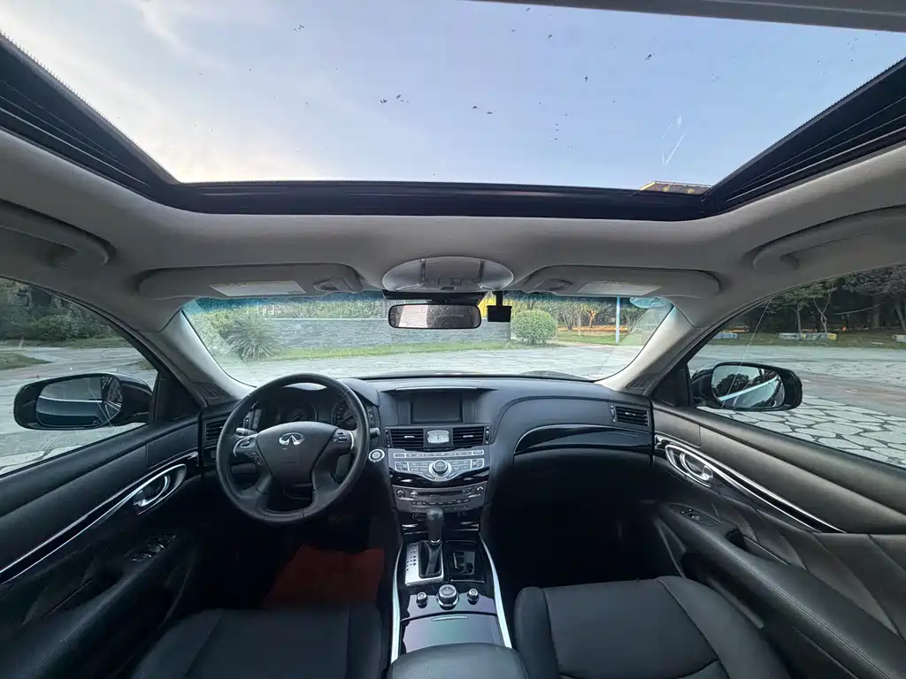 Infiniti Q70 — миниатюра 6