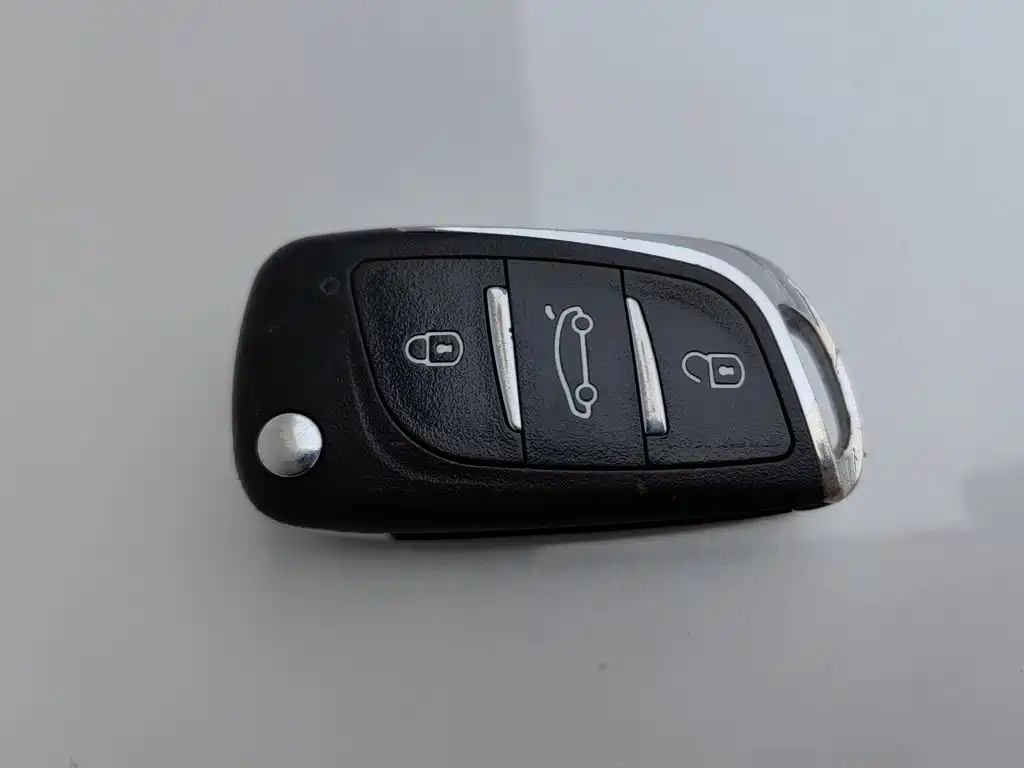 Peugeot 408 — миниатюра 19
