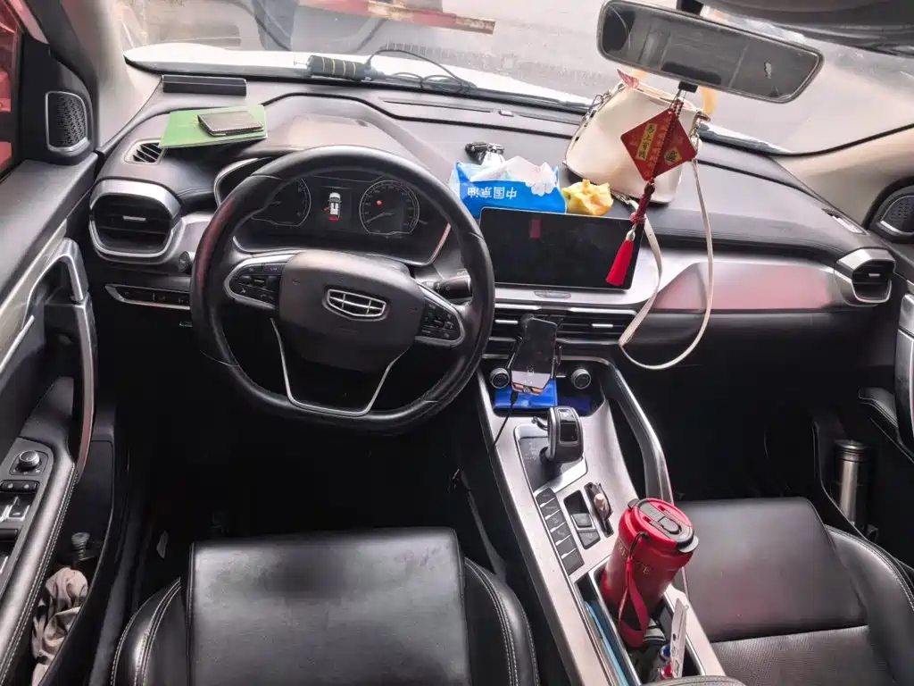 Geely Binyue — миниатюра 13