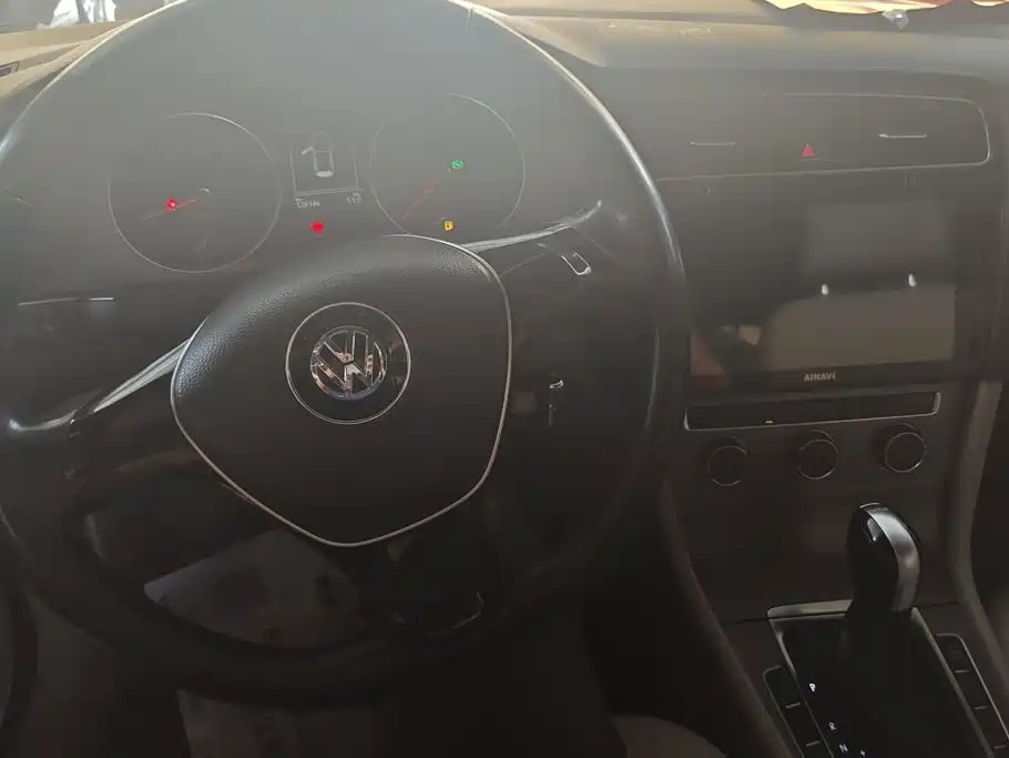 Volkswagen Golf — миниатюра 12