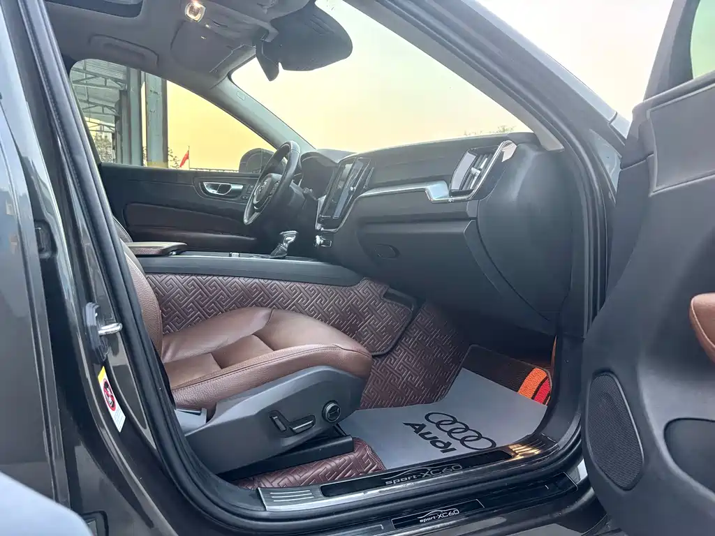 Volvo XC60 — миниатюра 8