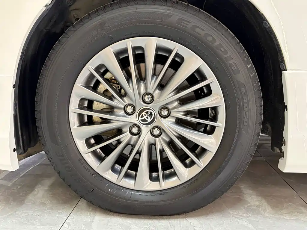 Toyota Vellfire — миниатюра 5