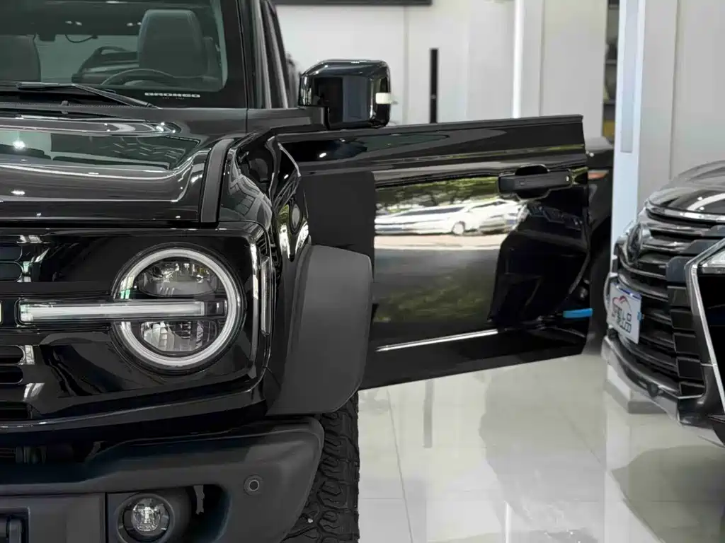 Ford Bronco — миниатюра 7